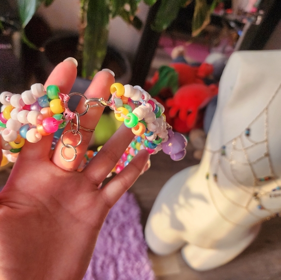 Rainbow pastel mushrooms choker - Picture 3 of 5